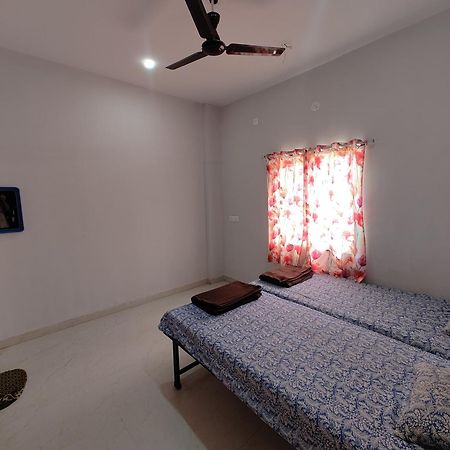 Hotel Aadishkti Bhakt Nivas Tuljapur Zewnętrze zdjęcie