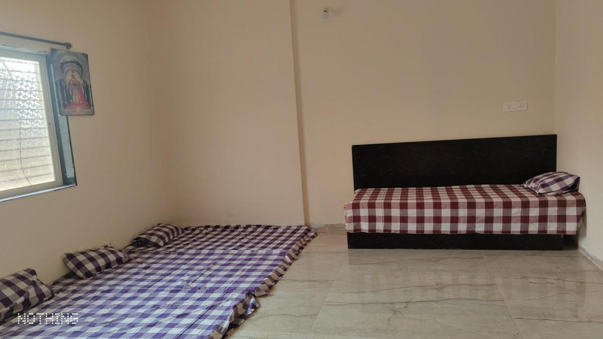 Hotel Aadishkti Bhakt Nivas Tuljapur Pokój zdjęcie